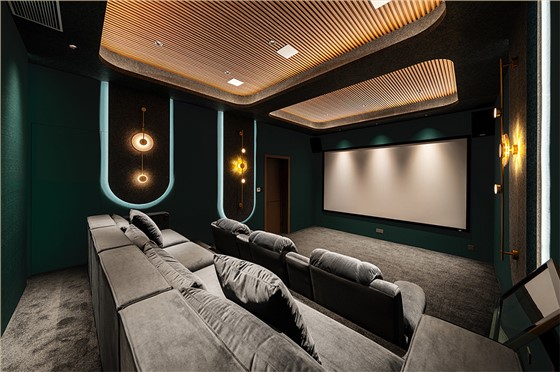 茶室与家庭影院的沉浸式融合娱乐空间