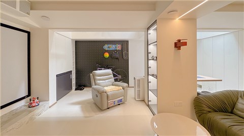 地下室唱K卧室追剧太会玩