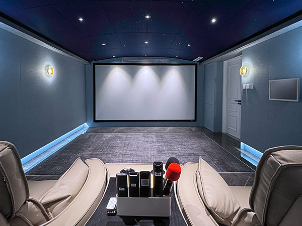 《蔚蓝香榭家庭影院》