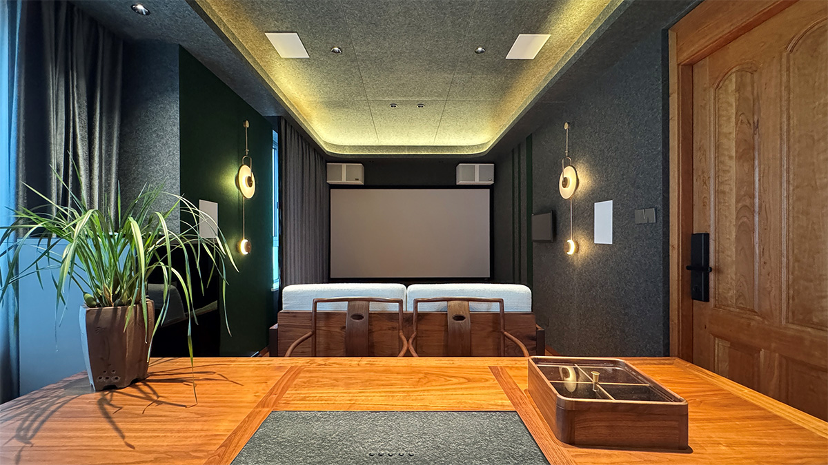 墨影流香·声入茶境丨24㎡茶室与家庭影院的沉浸式融合娱乐空间