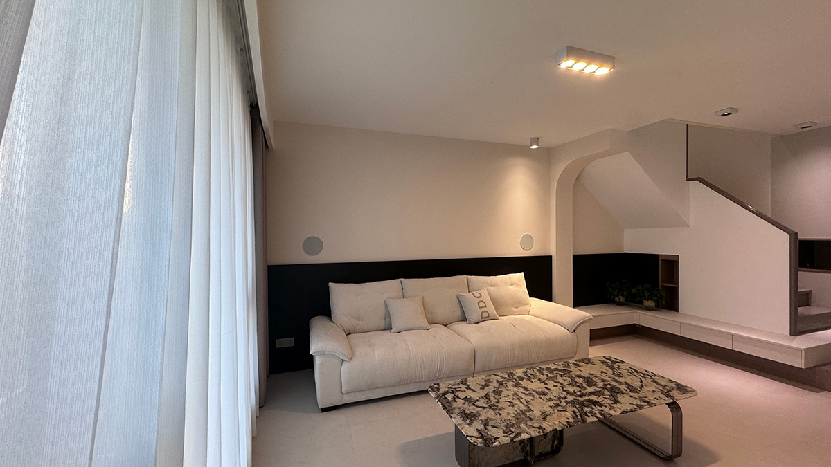 开放式客厅融入家庭影院